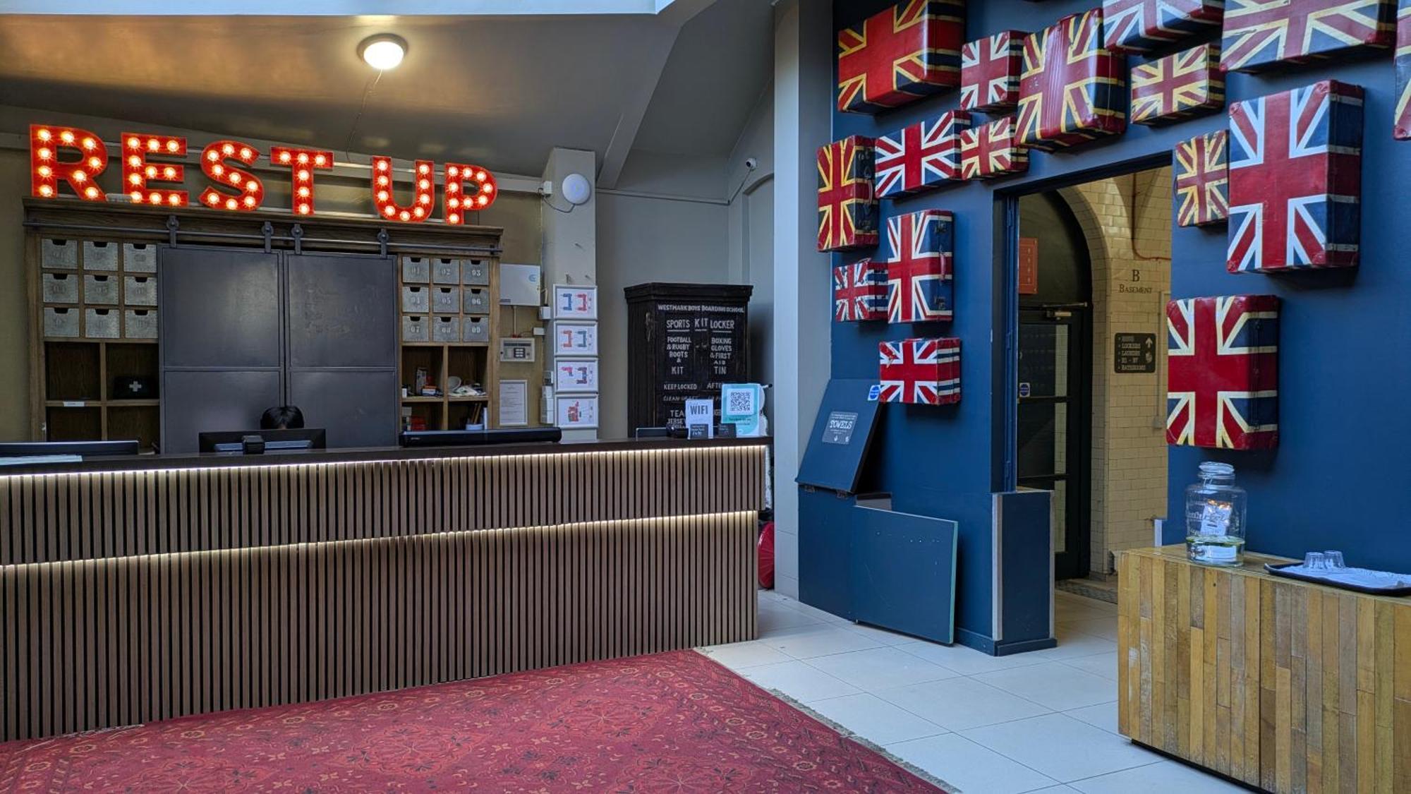 Rest Up Hostel London Bagian luar foto
