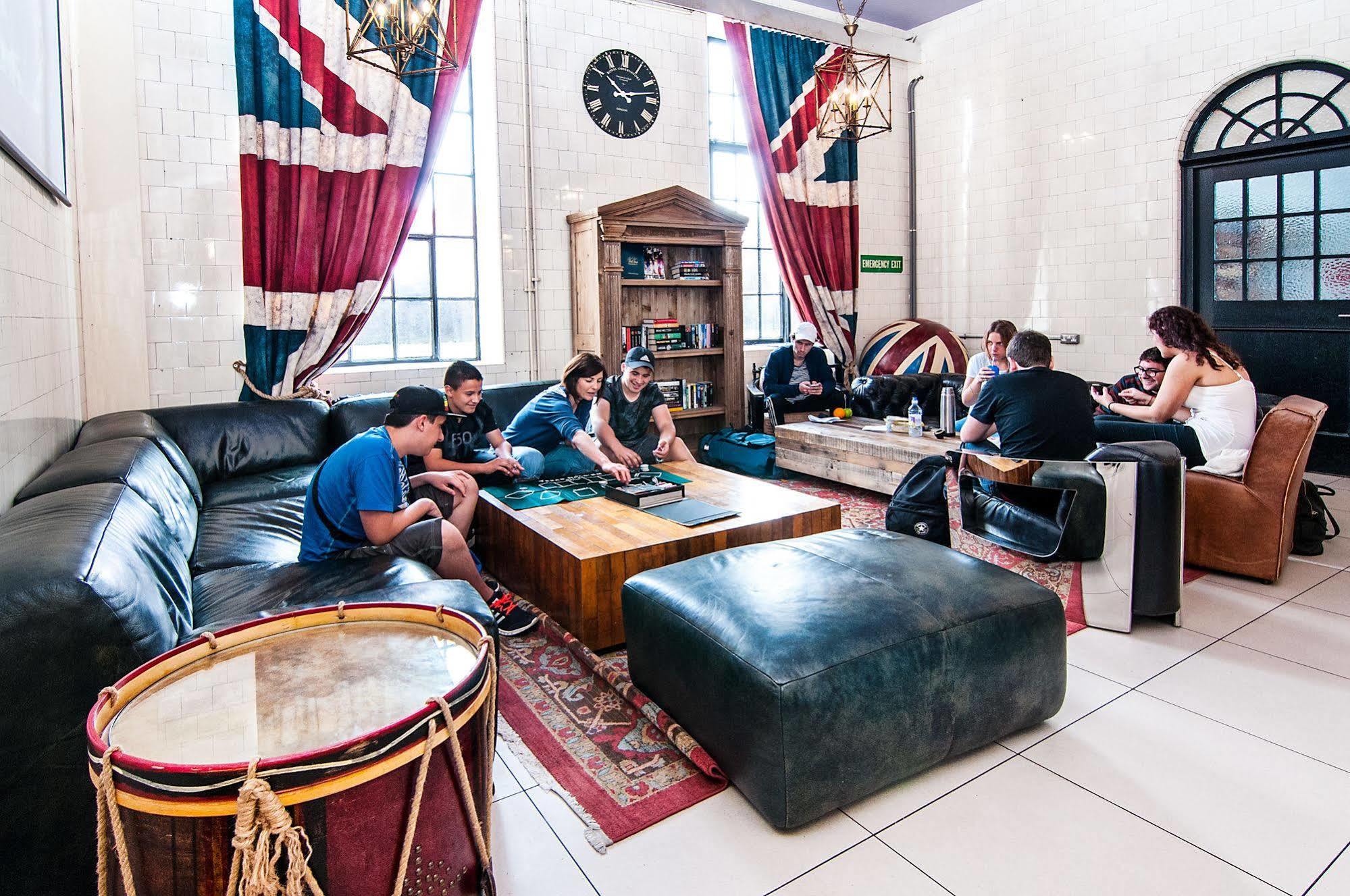 Rest Up Hostel London Bagian luar foto